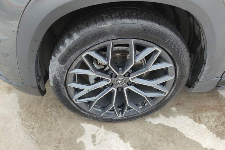 Used CHANGAN UNI-T 2022 1.5T Flagship Edition Left Front Wheel Hub