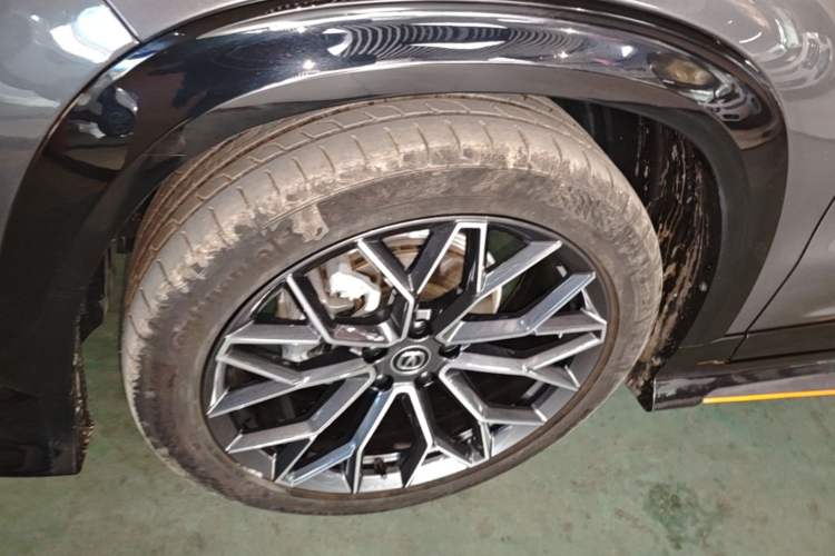 Used CHANGAN UNI-T 2022 1.5T Prestige Version Left Front Wheel Hub