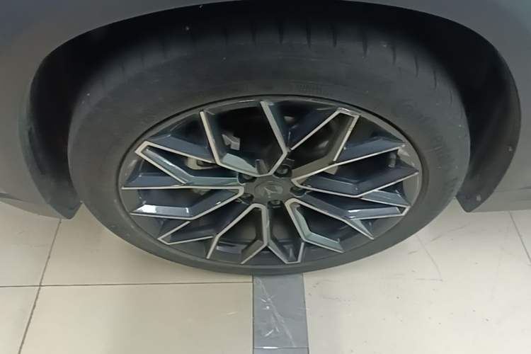 Used CHANGAN UNI-T 2022 1.5T Flagship Edition Left Front Wheel Hub