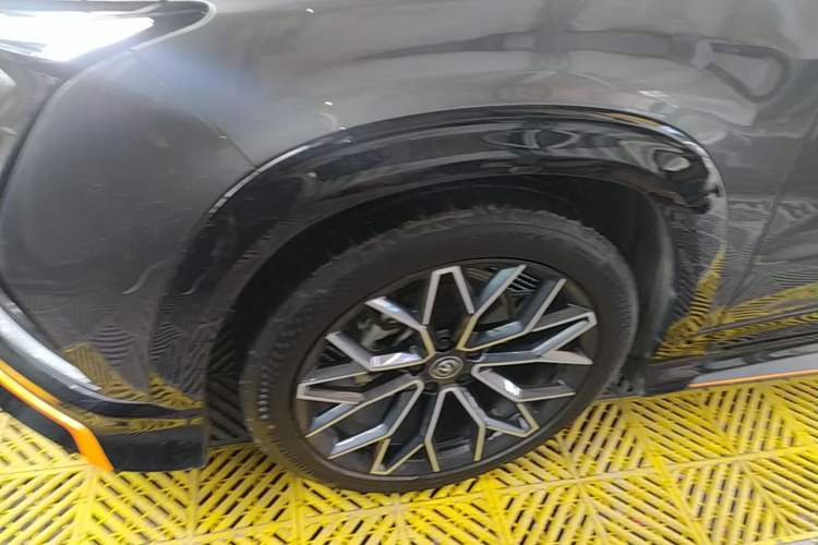 Used CHANGAN UNI-T 2022 1.5T Luxury Edition Left Front Wheel Hub