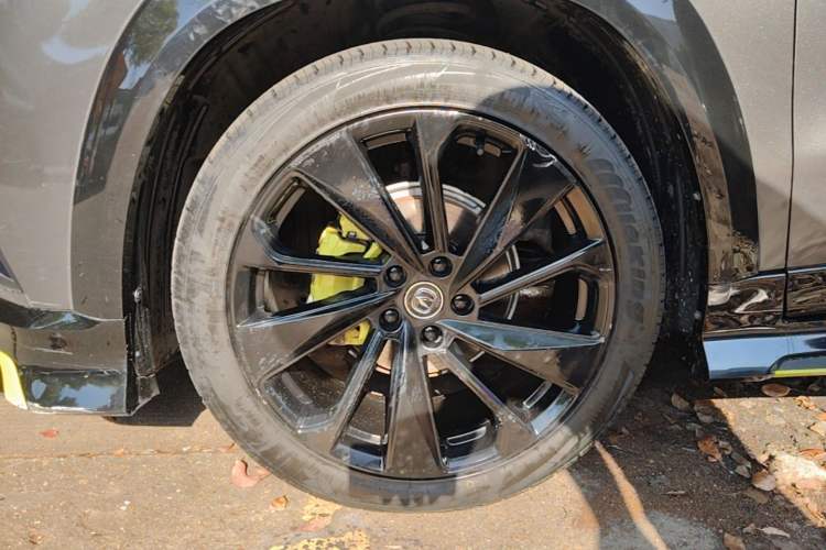 Used CHANGAN UNI-T 2022 1.5T Sport Edition Premium Version Left Front Wheel Hub