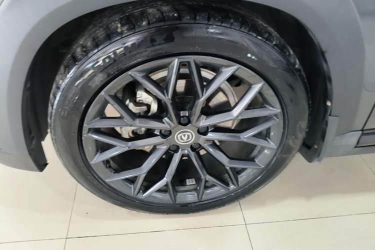 Used CHANGAN UNI-T 2022 2.0T Flagship Edition Left Front Wheel Hub