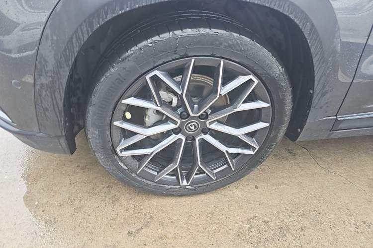 Used CHANGAN UNI-T 2022 1.5T Flagship Edition Left Front Wheel Hub