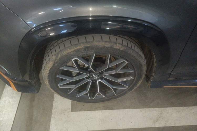 Used CHANGAN UNI-T 2022 1.5T Prestige Version Left Front Wheel Hub