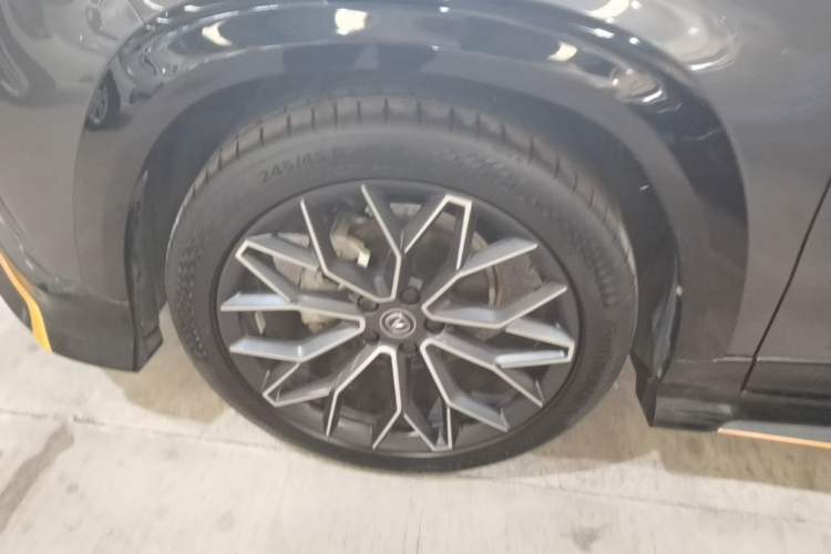 Used CHANGAN UNI-T 2022 1.5T Prestige Version Left Front Wheel Hub