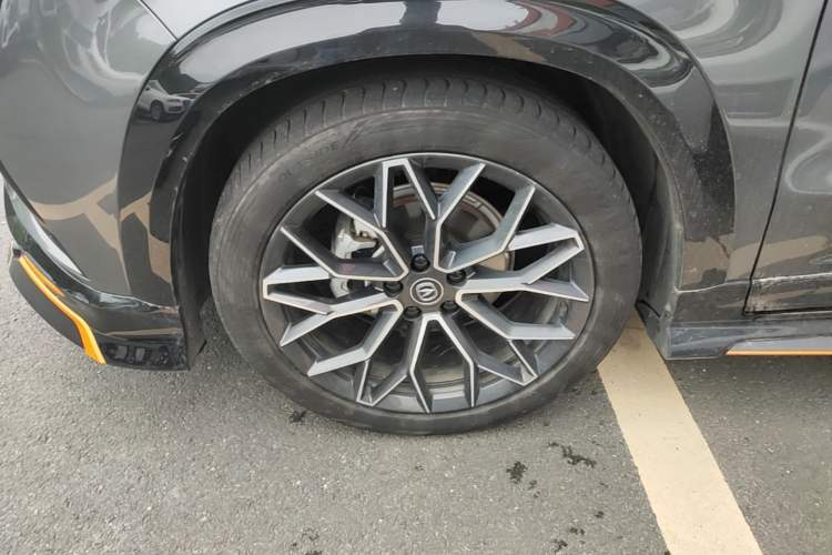 Used CHANGAN UNI-T 2022 1.5T Prestige Version Left Front Wheel Hub