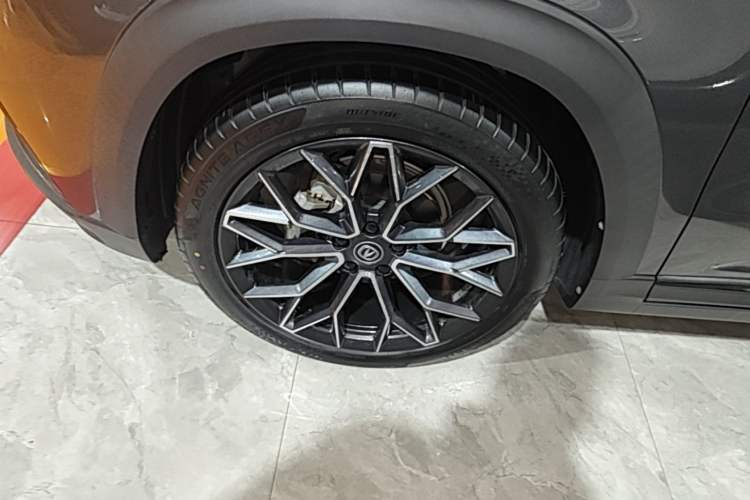 Used CHANGAN UNI-T 2022 1.5T Prestige Version Left Front Wheel Hub
