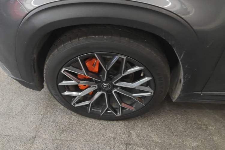 Used CHANGAN UNI-T 2022 1.5T Prestige Version Left Front Wheel Hub