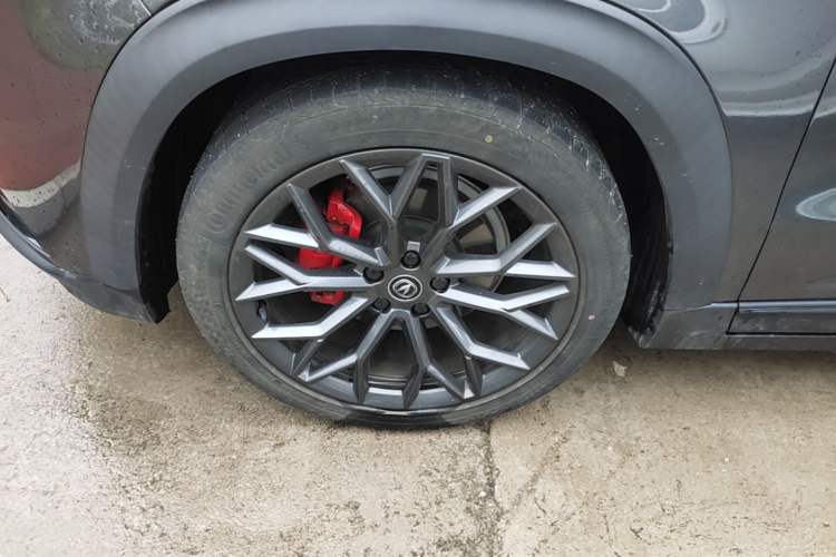 Used CHANGAN UNI-T 2022 2.0T Prestige Version Left Front Wheel Hub
