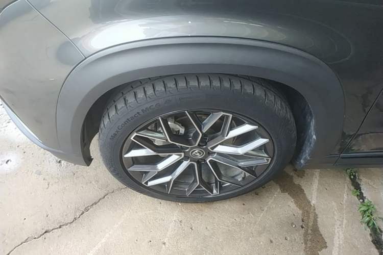 Used CHANGAN UNI-T 2022 1.5T Prestige Version Left Front Wheel Hub