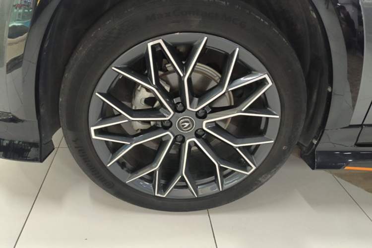 Used CHANGAN UNI-T 2022 1.5T Prestige Version Left Front Wheel Hub