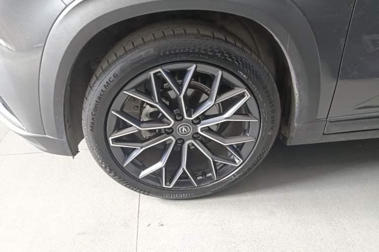 Used CHANGAN UNI-T 2022 1.5T Prestige Version Left Front Wheel Hub
