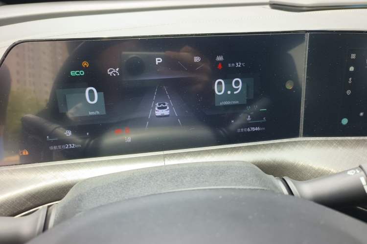 Used CHANGAN UNI-T 2022 1.5T Prestige Version Odometer Close Up