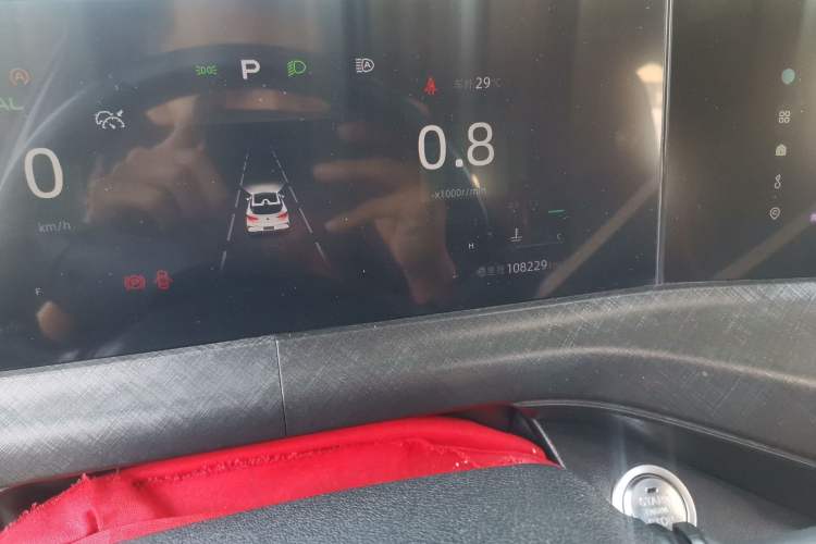 Used CHANGAN UNI-T 2022 1.5T Prestige Version Odometer Close Up