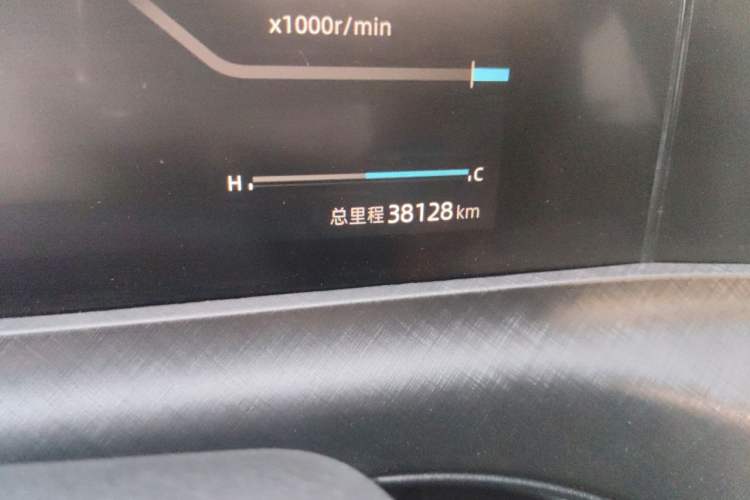 Used CHANGAN UNI-T 2022 1.5T Luxury Edition Odometer Close Up