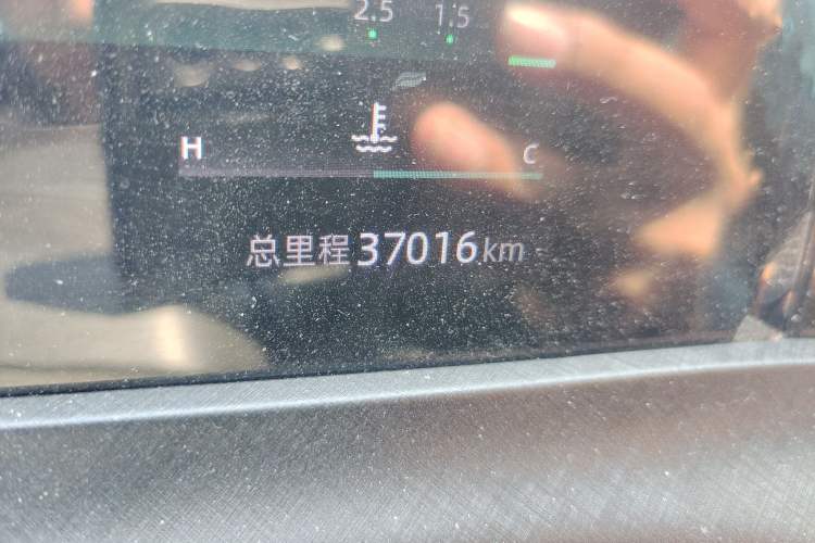 Used CHANGAN UNI-T 2022 2.0T Prestige Version Odometer Close Up