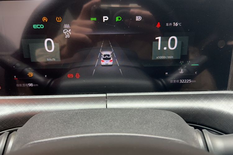 Used CHANGAN UNI-T 2022 2.0T Prestige Version Odometer Close Up