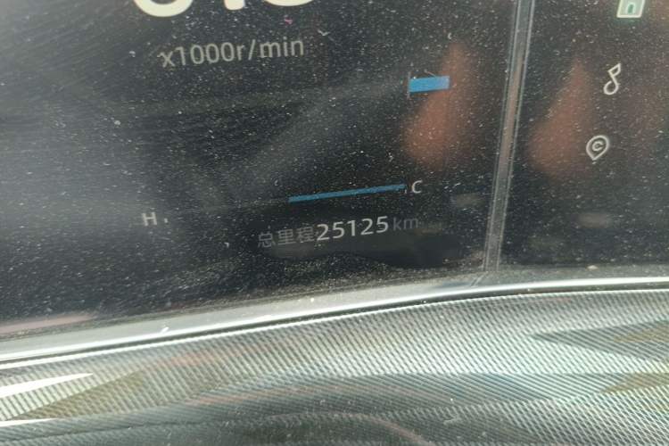 Used CHANGAN UNI-T 2022 1.5T Flagship Edition Odometer Close Up