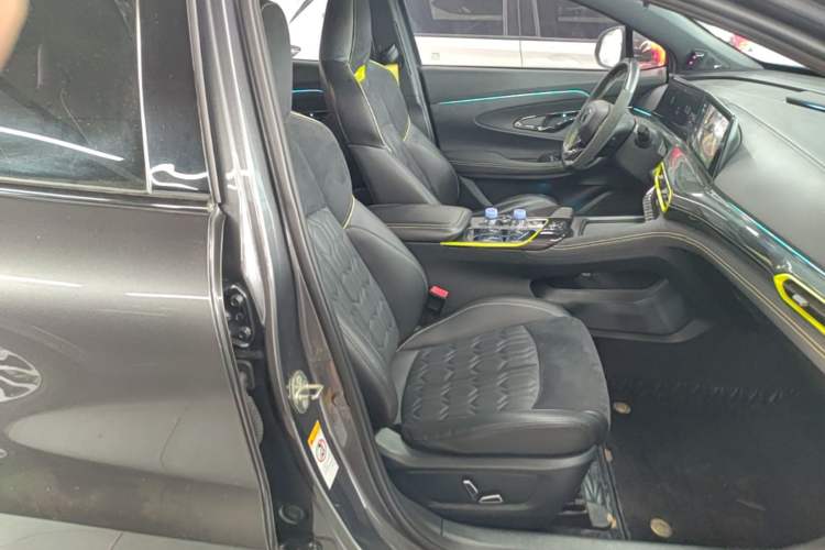 Used CHANGAN UNI-T 2022 1.5T Sport Edition Flagship Version Right Front Seat