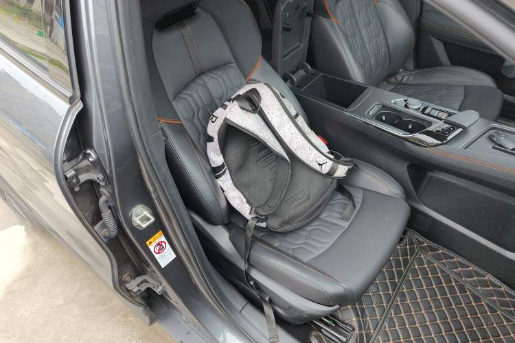 Used CHANGAN UNI-T 2022 1.5T Flagship Edition Right Front Seat
