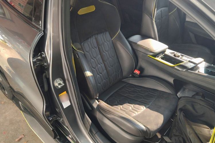 Used CHANGAN UNI-T 2022 1.5T Sport Edition Premium Version Right Front Seat