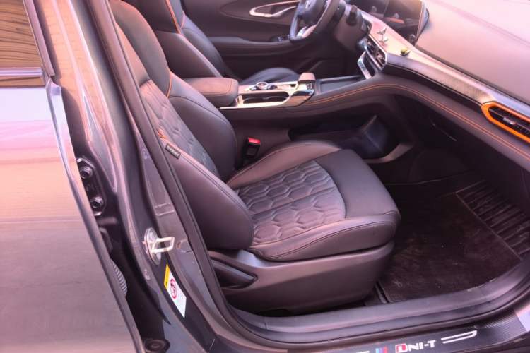 Used CHANGAN UNI-T 2022 1.5T Prestige Version Right Front Seat