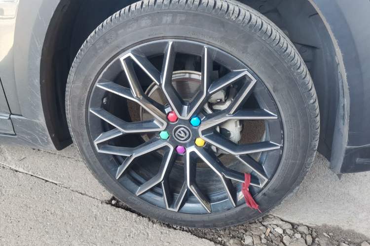 Used CHANGAN UNI-T 2022 1.5T Prestige Version Right Front Wheel Hub