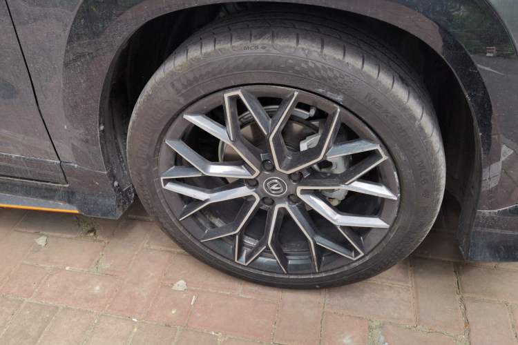 Used CHANGAN UNI-T 2022 1.5T Sport Edition Premium Version Right Front Wheel Hub