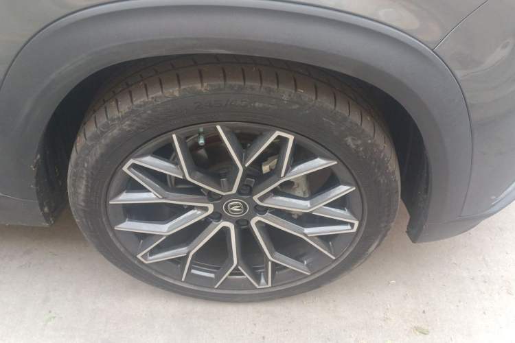 Used CHANGAN UNI-T 2022 1.5T Prestige Version Right Front Wheel Hub