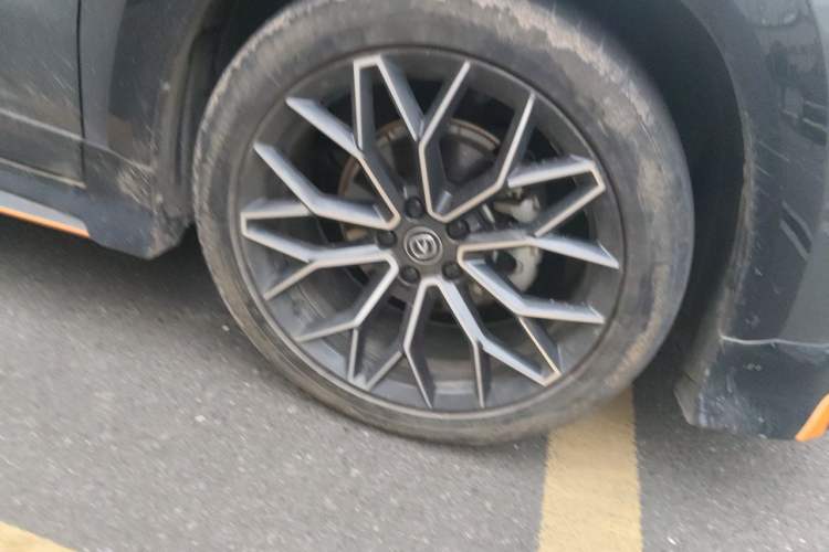 Used CHANGAN UNI-T 2022 1.5T Luxury Edition Right Front Wheel Hub