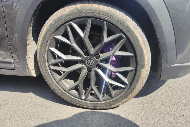 Used CHANGAN UNI-T 2022 2.0T Prestige Version Right Front Wheel Hub