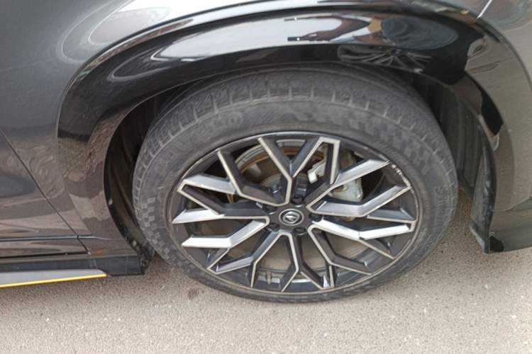 Used CHANGAN UNI-T 2022 1.5T Luxury Edition Right Front Wheel Hub