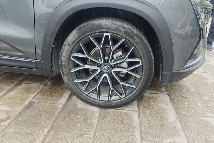 Used CHANGAN UNI-T 2022 1.5T Prestige Version Right Front Wheel Hub