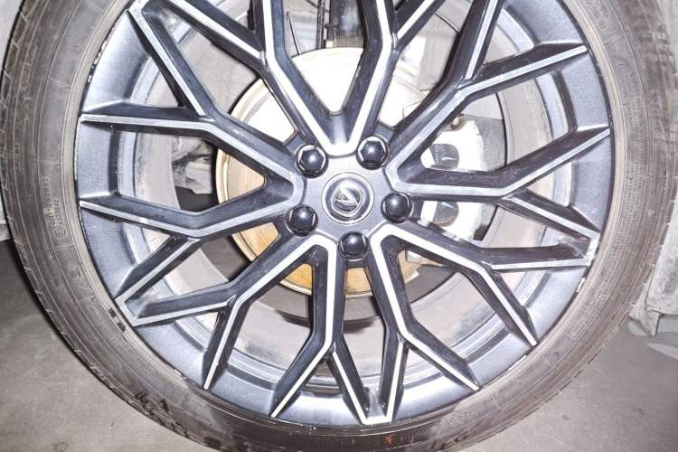 Used CHANGAN UNI-T 2022 1.5T Flagship Edition Right Front Wheel Hub