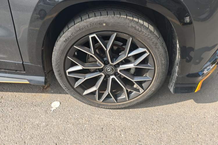 Used CHANGAN UNI-T 2022 1.5T Sport Edition Premium Version Right Front Wheel Hub