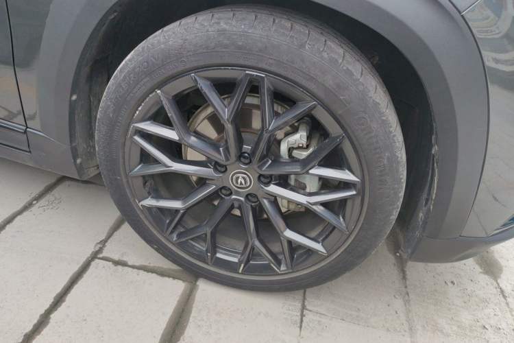 Used CHANGAN UNI-T 2022 2.0T Flagship Edition Right Front Wheel Hub