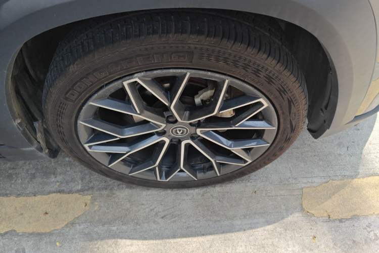 Used CHANGAN UNI-T 2022 1.5T Prestige Version Right Front Wheel Hub