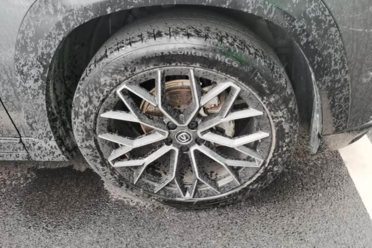 Used CHANGAN UNI-T 2022 1.5T Flagship Edition Right Front Wheel Hub