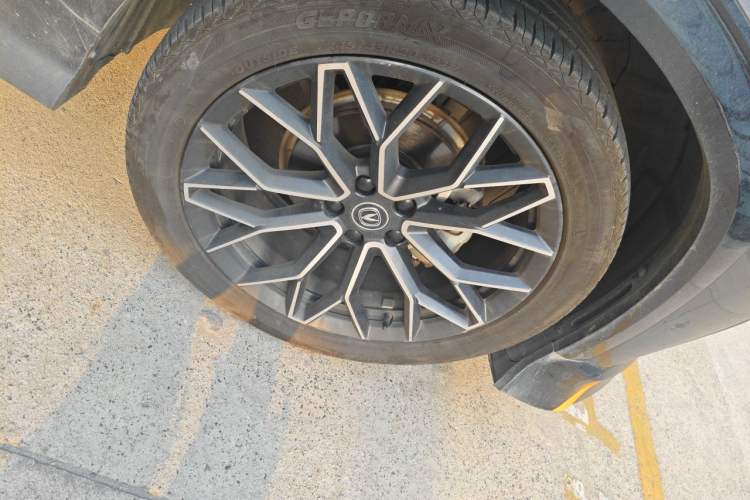 Used CHANGAN UNI-T 2022 1.5T Flagship Edition Right Front Wheel Hub