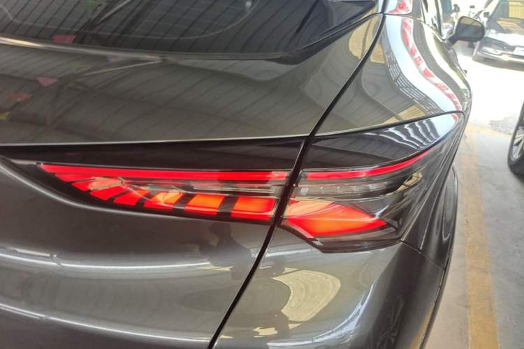 Used CHANGAN UNI-T 2022 1.5T Prestige Version Right Rear Taillight
