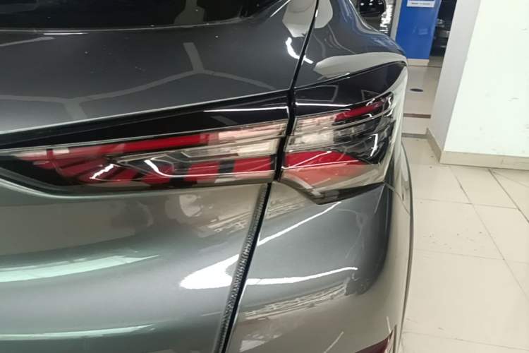 Used CHANGAN UNI-T 2022 1.5T Flagship Edition Right Rear Taillight