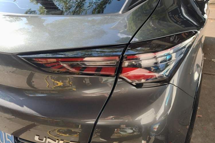 Used CHANGAN UNI-T 2022 1.5T Sport Edition Premium Version Right Rear Taillight