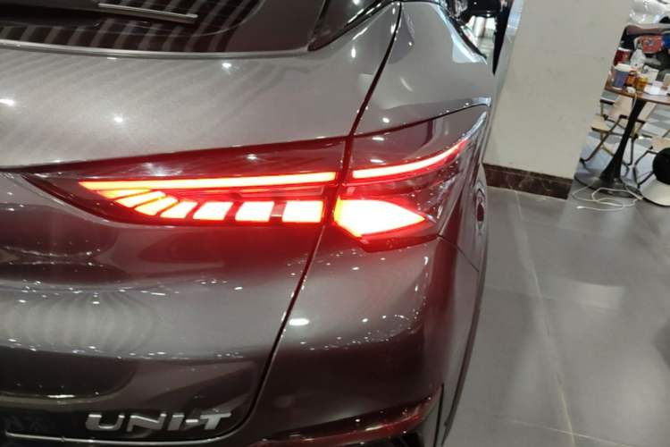 Used CHANGAN UNI-T 2022 1.5T Flagship Edition Right Rear Taillight