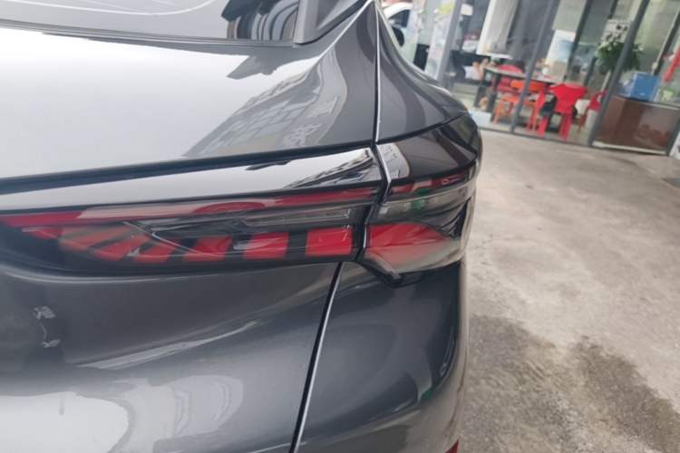 Used CHANGAN UNI-T 2022 1.5T Sport Edition Premium Version Right Rear Taillight