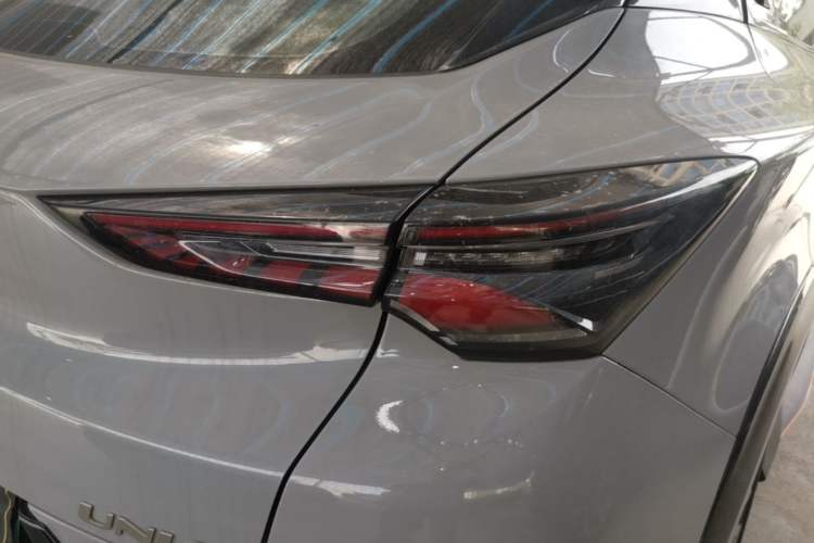 Used CHANGAN UNI-T 2022 1.5T Sport Edition Premium Version Right Rear Taillight