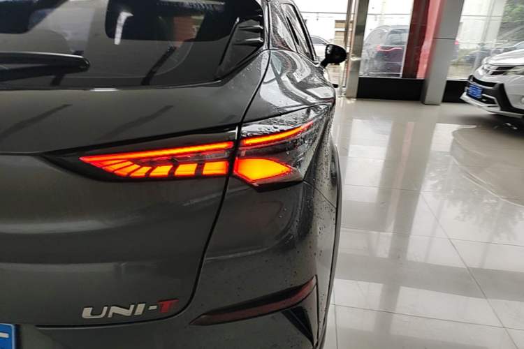 Used CHANGAN UNI-T 2022 2.0T Flagship Edition Right Rear Taillight