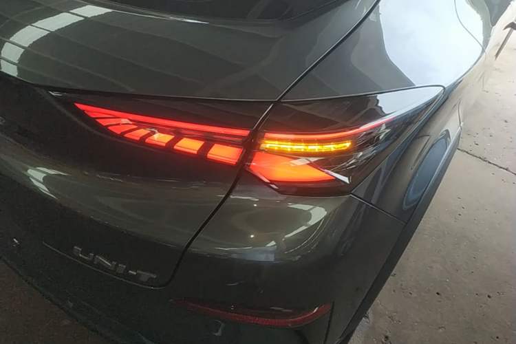Used CHANGAN UNI-T 2022 1.5T Prestige Version Right Rear Taillight