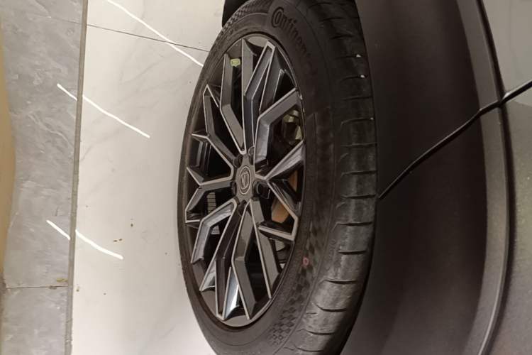 Used CHANGAN UNI-T 2022 1.5T Flagship Edition Right Rear Wheel Hub