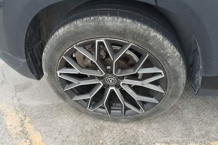 Used CHANGAN UNI-T 2022 1.5T Prestige Version Right Rear Wheel Hub