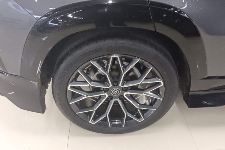 Used CHANGAN UNI-T 2022 1.5T Luxury Edition Right Rear Wheel Hub